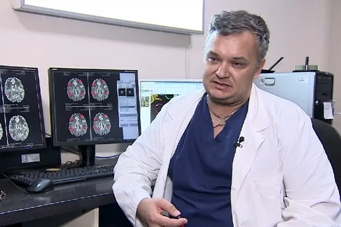 Доц. Марин Пенков: При тази вълна пораженията са по-тежки - вирусът по-бързо слиза в белия дроб