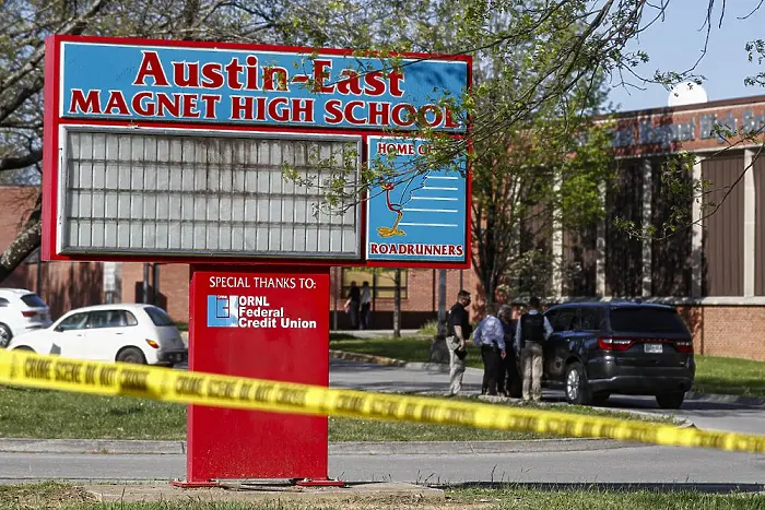 Ученик откри огън в гимназия в Тенеси. Полицаи го застреляха