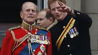 Принц Хари в Лондон за погребението на дядо си. Без Меган