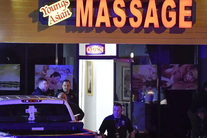 8 души убити при стрелби в масажни салони в Джорджия