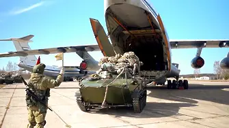 Русия прибира войските от украинската граница (СНИМКИ)