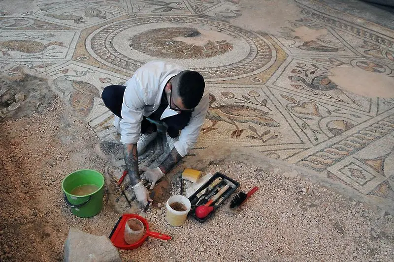 Уникалните мозайки на Епископската базилика на Пловдив