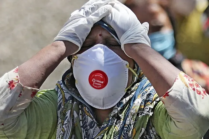 Индия - нов рекорд на заразени и недостиг на кислород