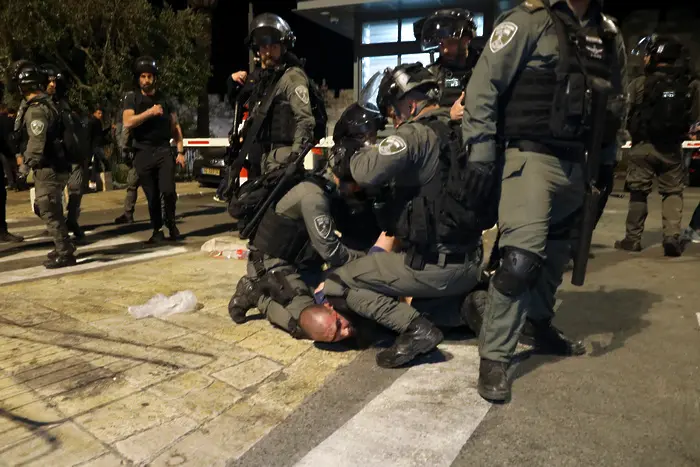 Сблъсъци между палестинци и израелската полиция в Йерусалим (СНИМКИ)