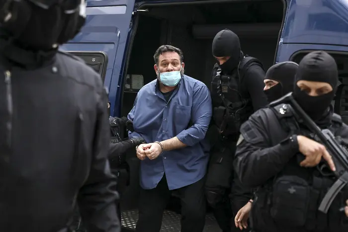 Белгия екстрадира гръцки евродепутат неонацист