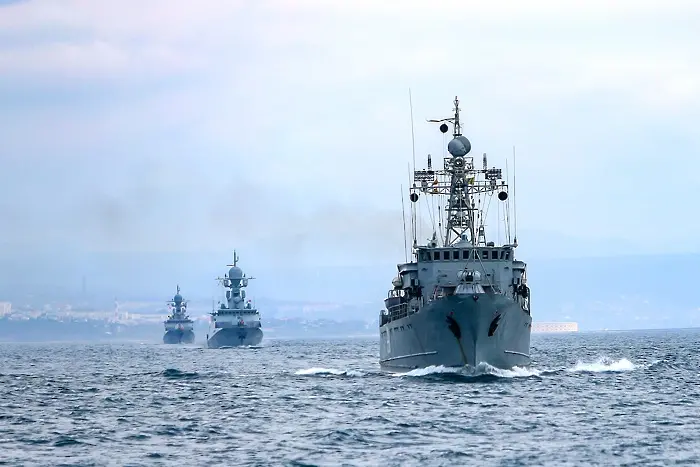 Руският флот тренира стрелба по мишени в Черно море