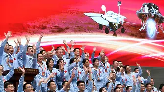 Китай успешно се приземи на Марс