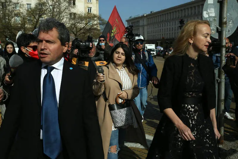 Блокада и „еничари“ за „Има такъв народ“ от ВМРО. Но не заради мандата