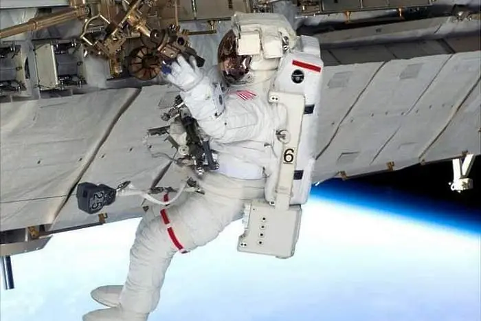 Американски и френски космонавт излязоха в открития космос от МКС