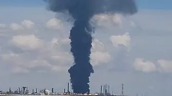 Експлозия и пожар в най-голямата румънска рафинерия (ВИДЕО)