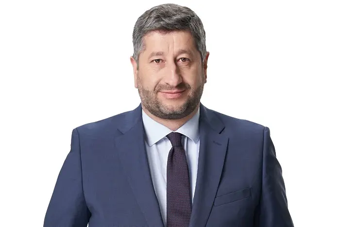 Христо Иванов: Обществото не иска да го управляват ГЕРБ и почетният председател на задкулисието 