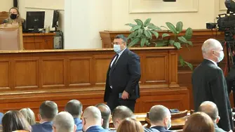 Парламентът ще разследва полицейското насилие от протестите. Но без Младен Маринов