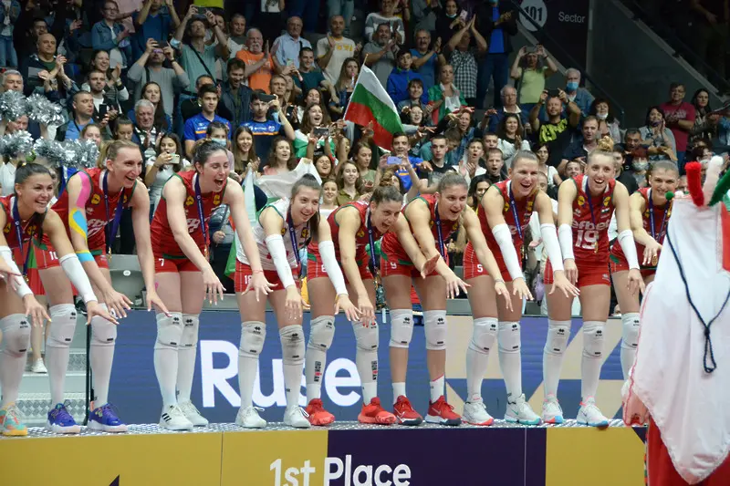 Златни момичета и във волейбола - България спечели Европейската лига