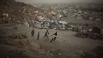 Брюксел: 120 деца ще умират на ден в Афганистан без хуманитарна помощ