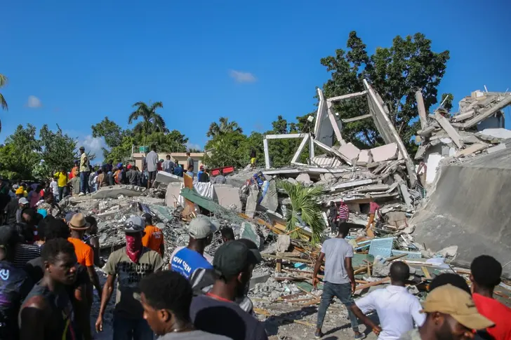 Близо 1300 са жертвите от земетресението в Хаити