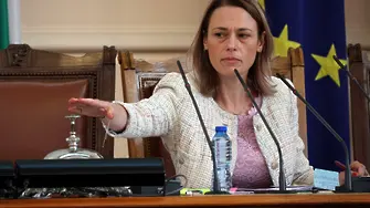 Парламент на финала: Ива Митева няма да свика извънредно заседание
