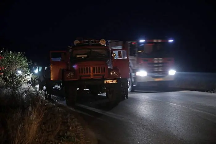 300 дка гора още горят край Петрово. Частично бедствено положение в община Хисаря