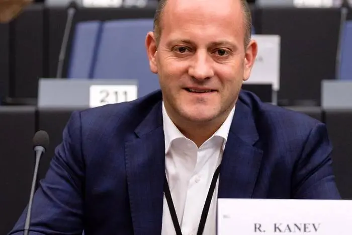 Радан Кънев: ЕС да спре финансирането на медии по европроекти