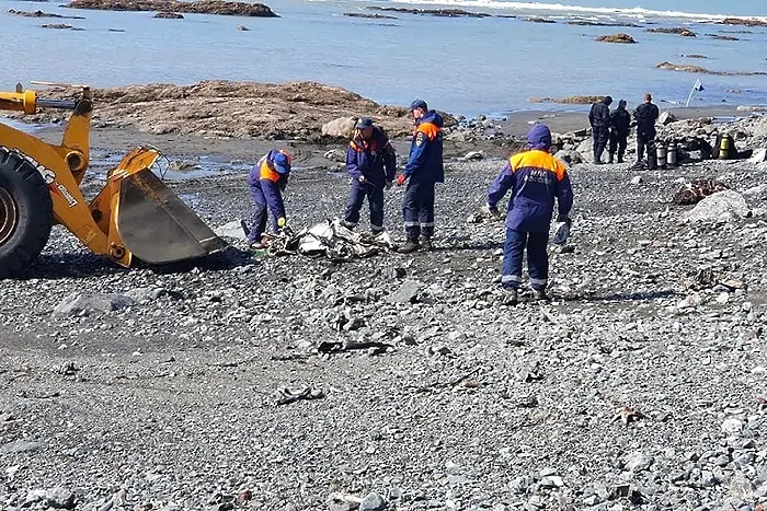 Туристически хеликоптер падна в езеро в Камчатка