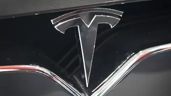 Акциите на Tesla паднаха с 12,2% след сделката за Twitter