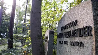 Скандал с погребение на антисемит в Берлин