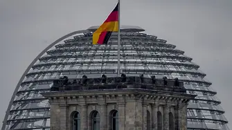 Германия: Управляващите спорят да признаят ли атома и газа за 