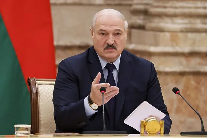 Лукашенко наводнява с бежанци Полша и Германия