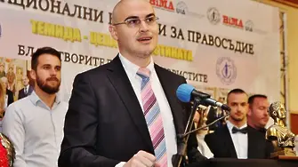 Петър Илиев ще се размине с последствията от плагиатството