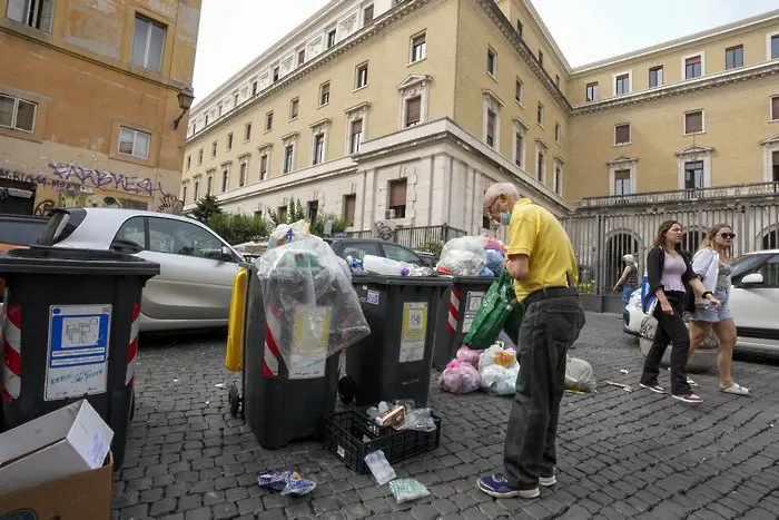 Рим избира нов кмет насред криза с боклука