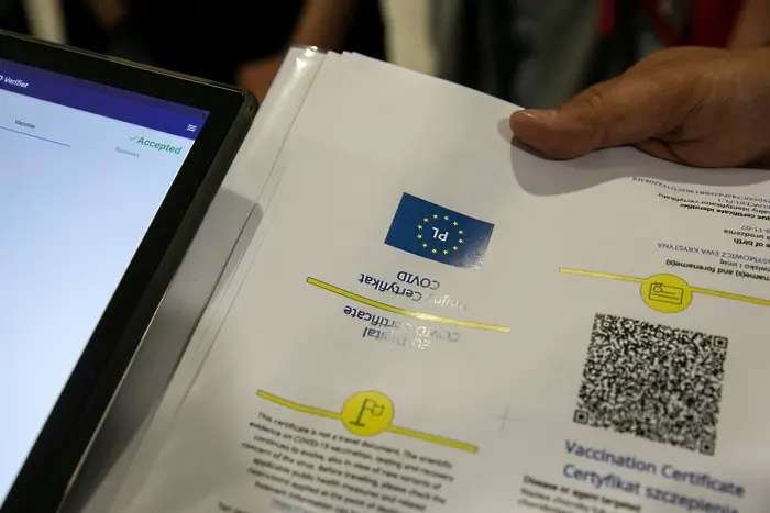 Германия разследва 12 000 фалшиви сертификата