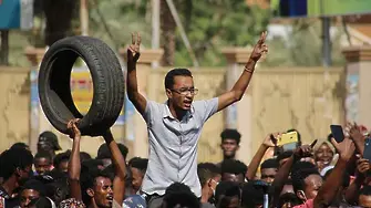 Седем убити и 140 ранени при преврата в Судан (СНИМКИ)