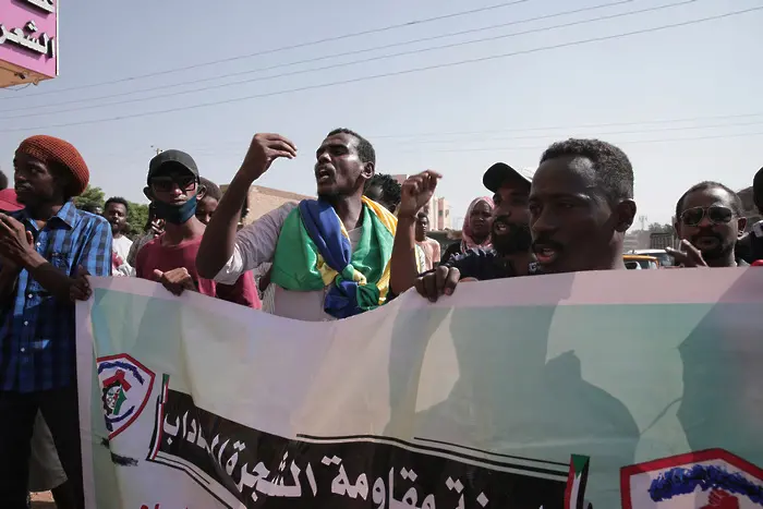 Преговори за нова подялба на властта между военни и цивилни в Судан