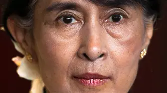 Бившата лидерка на Мианма Аун Сан Су Чжи бе осъдена на 4 г. затвор