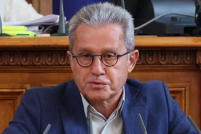 Съюзът на издателите: Йордан Цонев произнесе лъжа от парламентарната трибуна