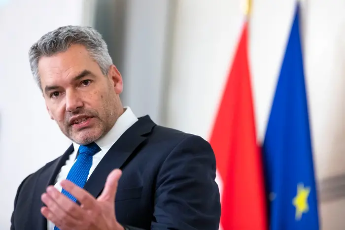 Австрийският канцлер в Киев: Няма да спираме руския газ