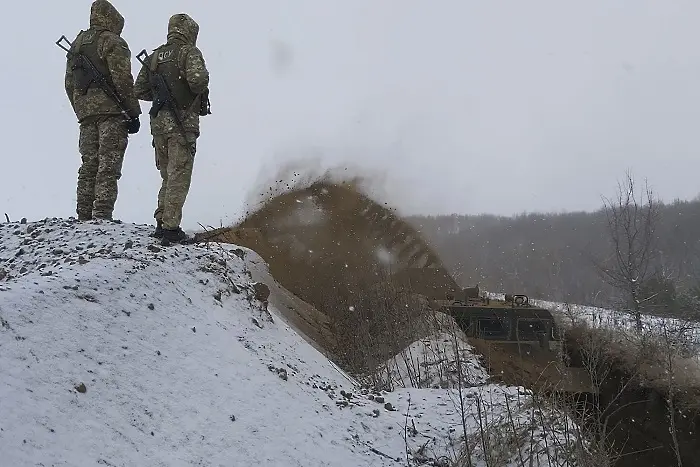 Украйна провежда учения с американски оръжия край сепаратистки регион