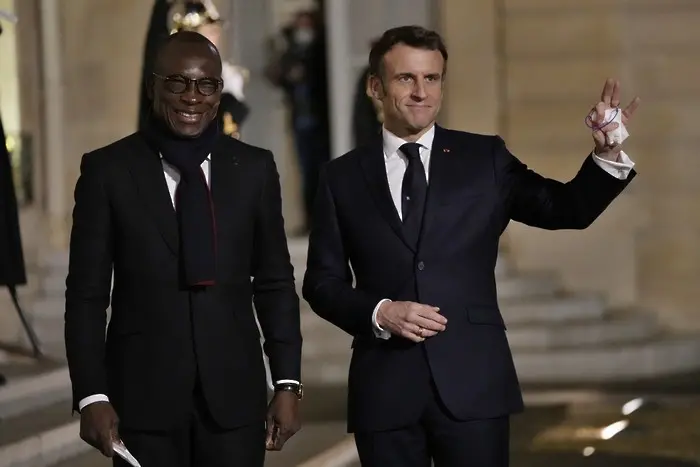 Франция и партньори от ЕС напускат Мали