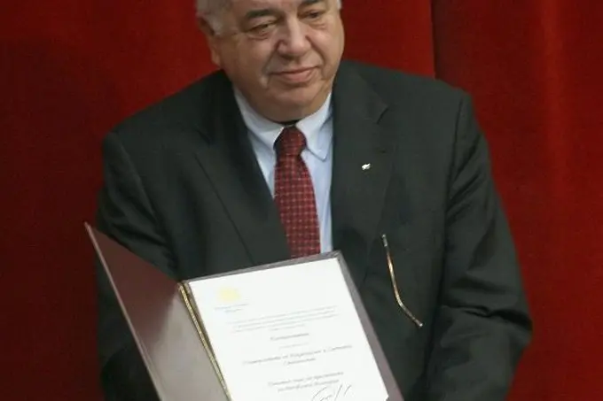 Почина почетният ректор на УНСС проф. Борислав Борисов