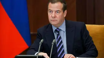 Медведев: САЩ искат да унищожат Русия и Китай
