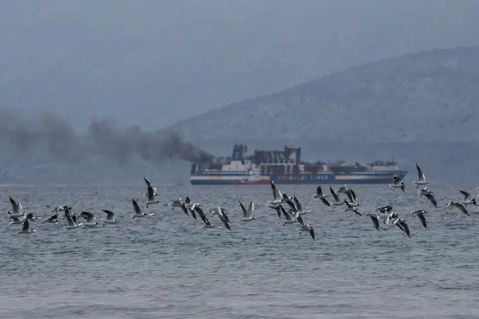 Горелият ферибот в Йонийско море се запали... пак
