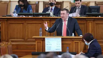 Костадин Ангелов: През уикенда ще арестуват министри на ГЕРБ