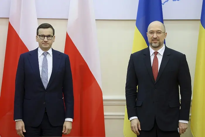 Великобритания, Полша и Украйна сформират тристранен пакт