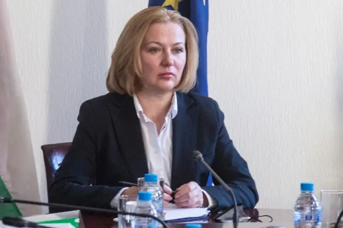 Надежда Йорданова: Случайно избран съдия да разследва Гешев