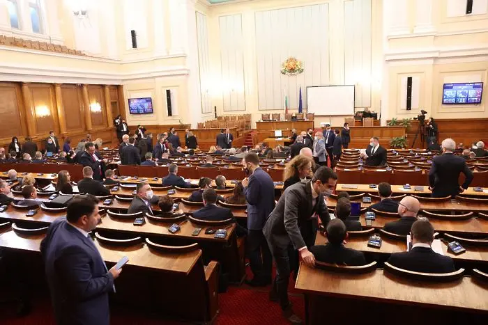 Зеленият сертификат оцеля в парламента по-малко от два месеца