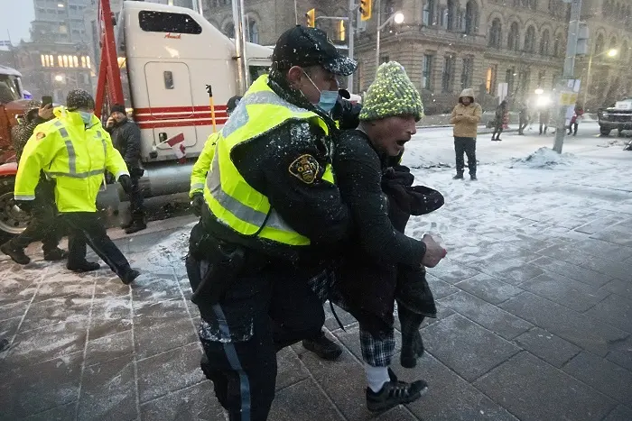 Канада арестува двама лидери на протестите