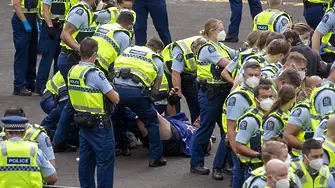 Над 120 задържани на протести срещу COVID мерките в Нова Зеландия