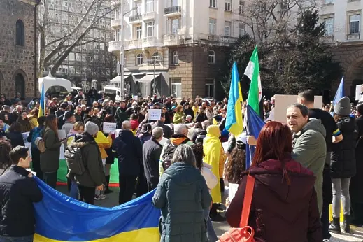 Протест срещу Русия пред президентството