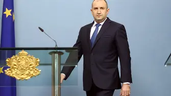 Стефан Янев - успешен премиер, но не и министър, смята Румен Радев