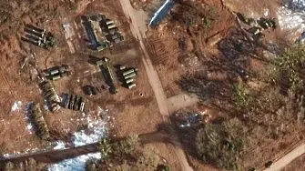 Спътникови снимки показват военна активност в Беларус, Крим и Западна Русия