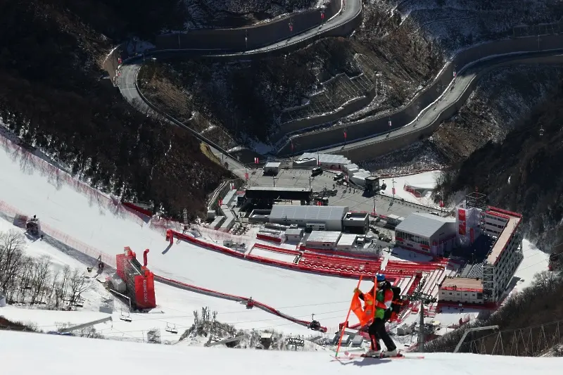 Ски спускането при мъжете в Пекин - отложено за утре